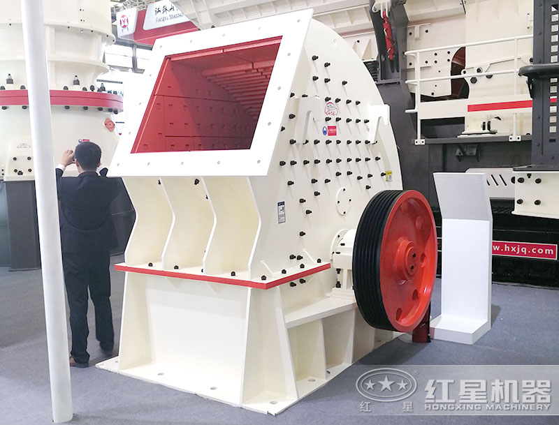 錘式破碎機：時產(chǎn)量10-3000噸/時