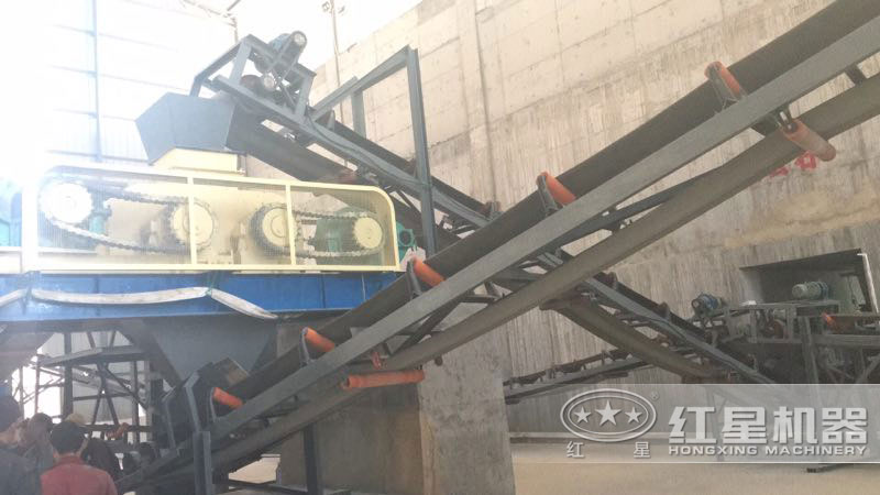 2PG1260輥式破碎機(jī)作業(yè)現(xiàn)場