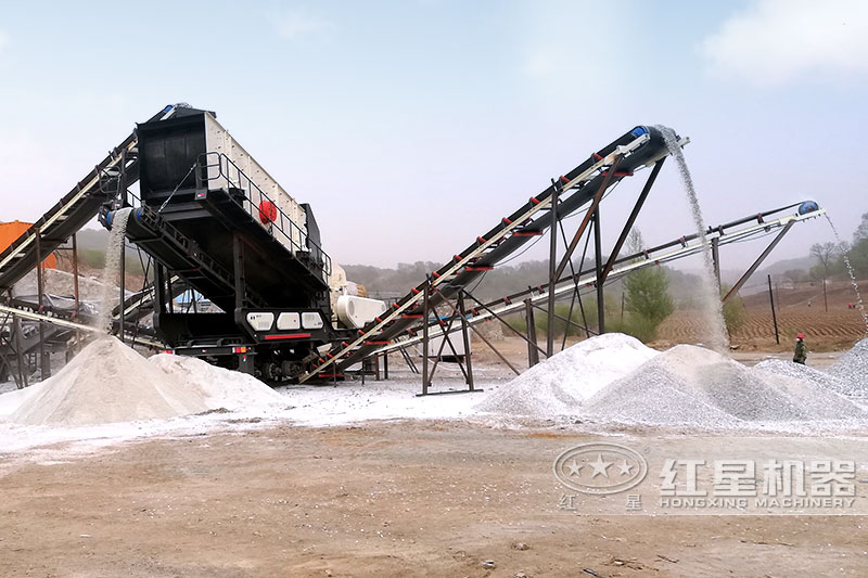 小型移動制砂機(jī)作業(yè)現(xiàn)場圖