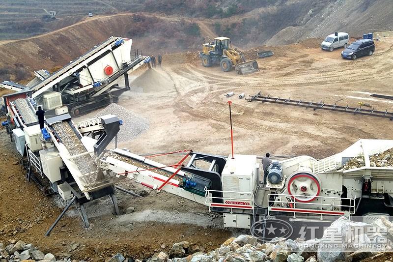 履帶移動(dòng)石子沙石機(jī)，三機(jī)聯(lián)合，破碎