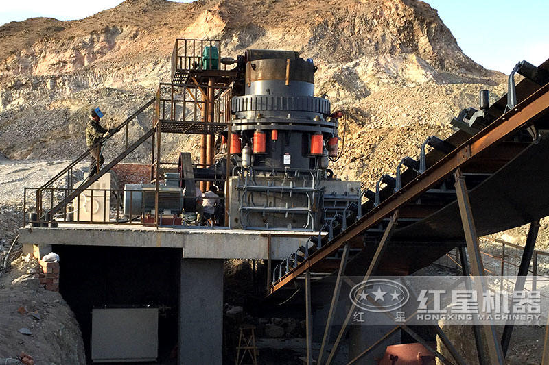 圓錐破碎機現(xiàn)場近景，可安排就近現(xiàn)場考察