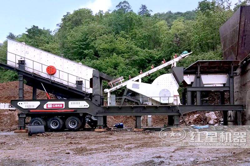 移動小型錘破機(jī)現(xiàn)場