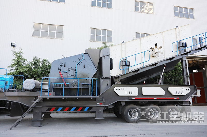 反擊破移動式破碎站，用于二段細碎+篩分
